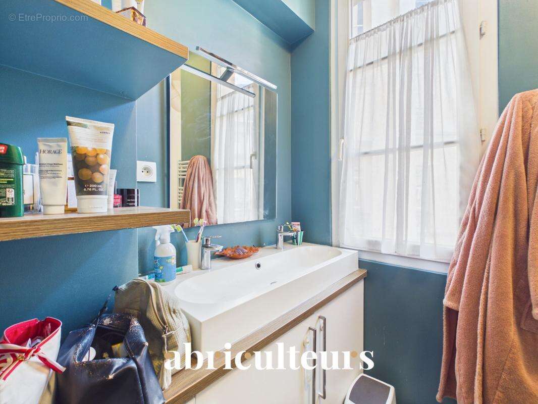 Appartement à PARIS-10E
