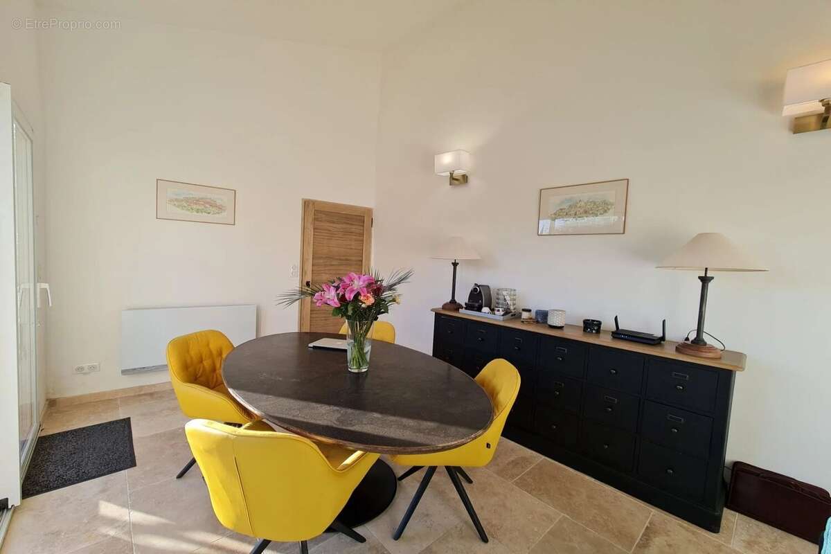 Maison à ROUSSILLON