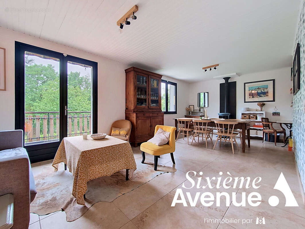 Maison à SAINT-SYMPHORIEN-D'OZON