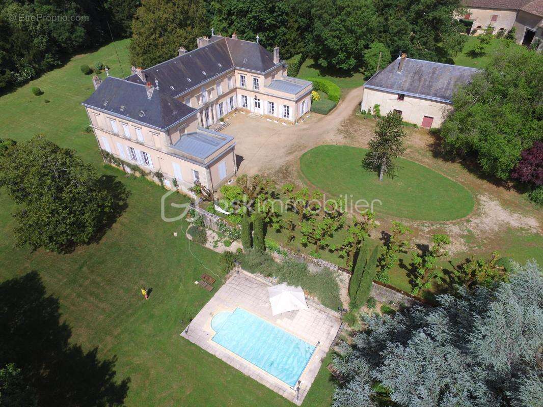 Magnifique Chateau du XIX éme , dépendances, Maison de gardien/gite, parc arboré de 9,5 hectares - photo 30