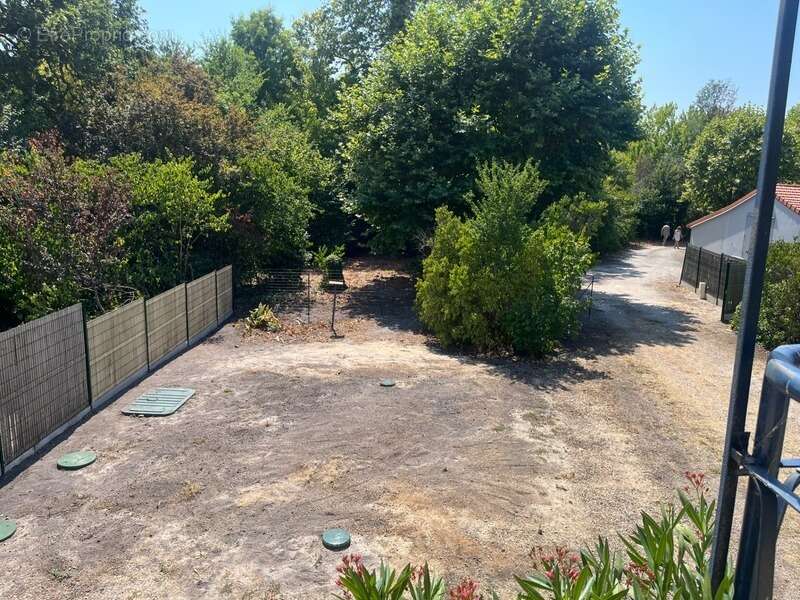 Maison saine, lumineuse et évolutive de 5 pièces au calme sur jardin clos avec fort potentiel d'agrandissement à PESSAC proche H - photo 3