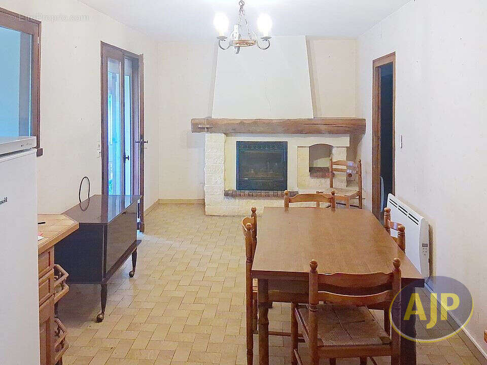 Maison à SAINT-GERMAIN-D'ESTEUIL