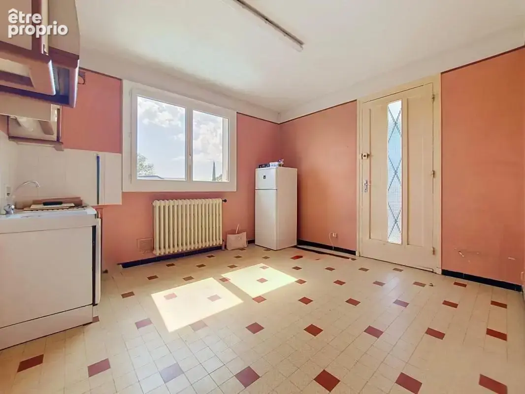 Maison - 2 Chambres - Sur 2 niveaux - Double garage - Jardin - Au calme - En bout d'impasse - photo 7