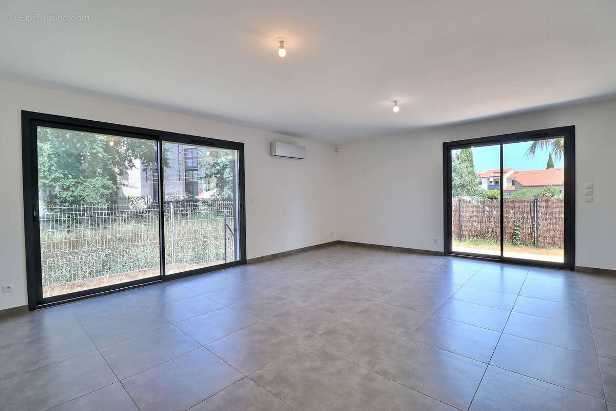 A vendre : Maison 4 pièces avec jardin et GARAGE de 94m2 à ARGELES SUR MER - photo 4