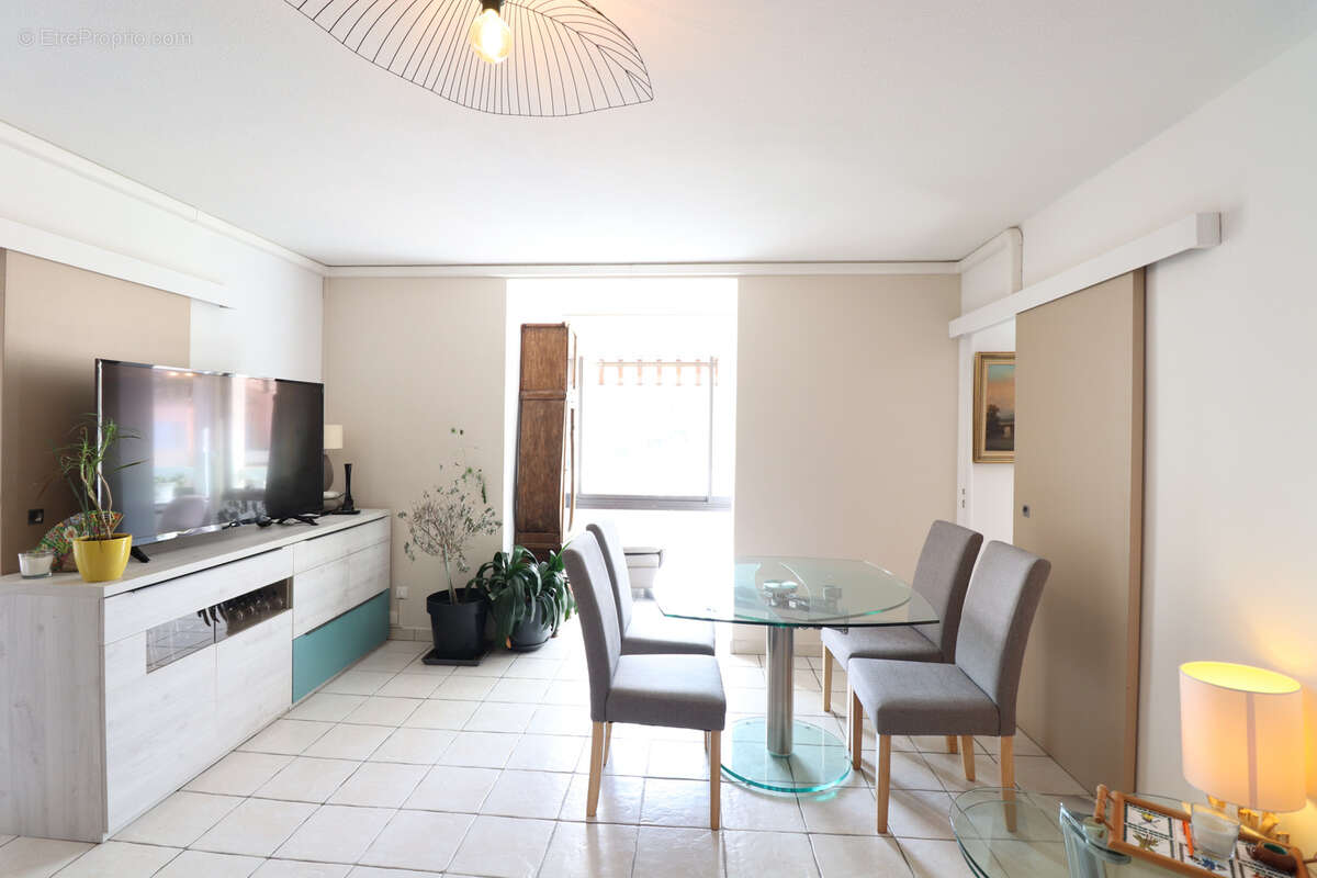 Appartement à LA CROIX-VALMER