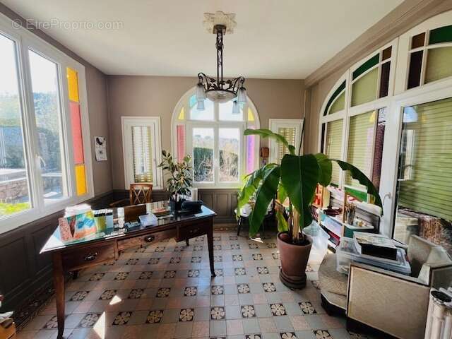 Maison à COURS-LA-VILLE