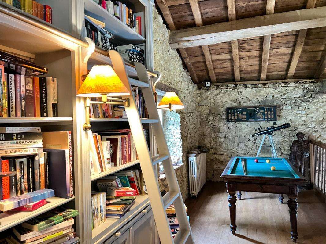 Maison à VIC-FEZENSAC