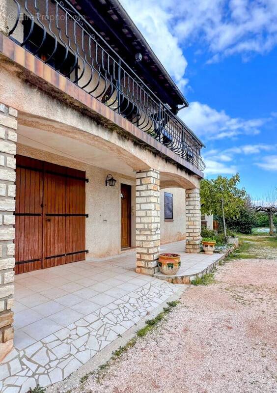 Maison à CUERS
