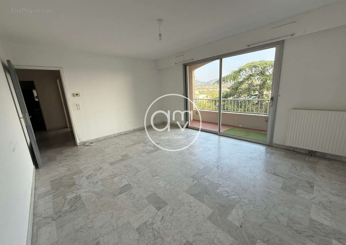 Appartement à HYERES