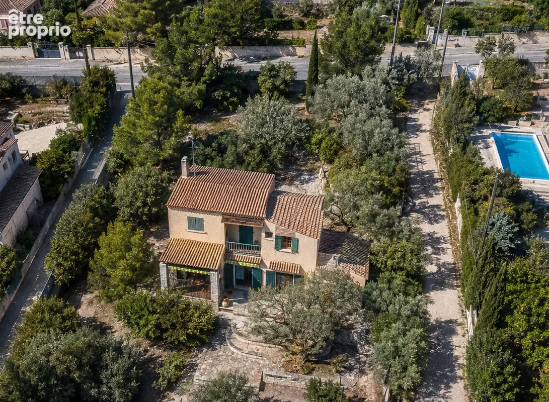 Maison Traditionnelle T5 (construite en 1973) de138 m²  sur un terrain de 550 m2 - photo 1