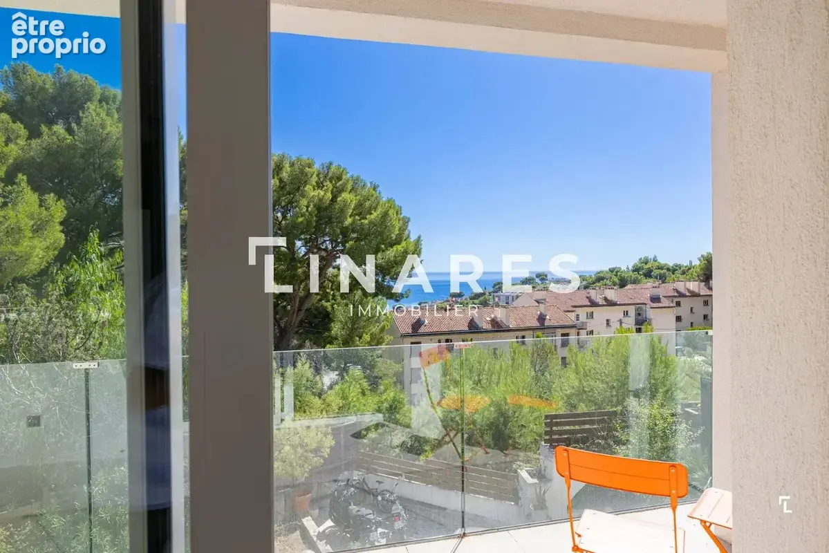 LA CALANQUE BLANCHE - Villa de 218 m²  - Extérieurs 37 m² - Terrain 800 m² - 13600 CASSIS - photo 9