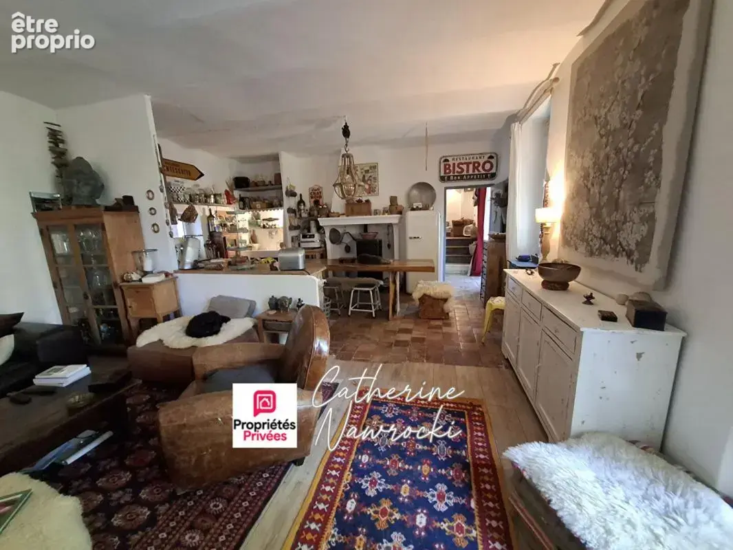 Maison à ONGLES