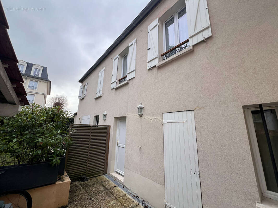 Appartement à SAINT-NOM-LA-BRETECHE