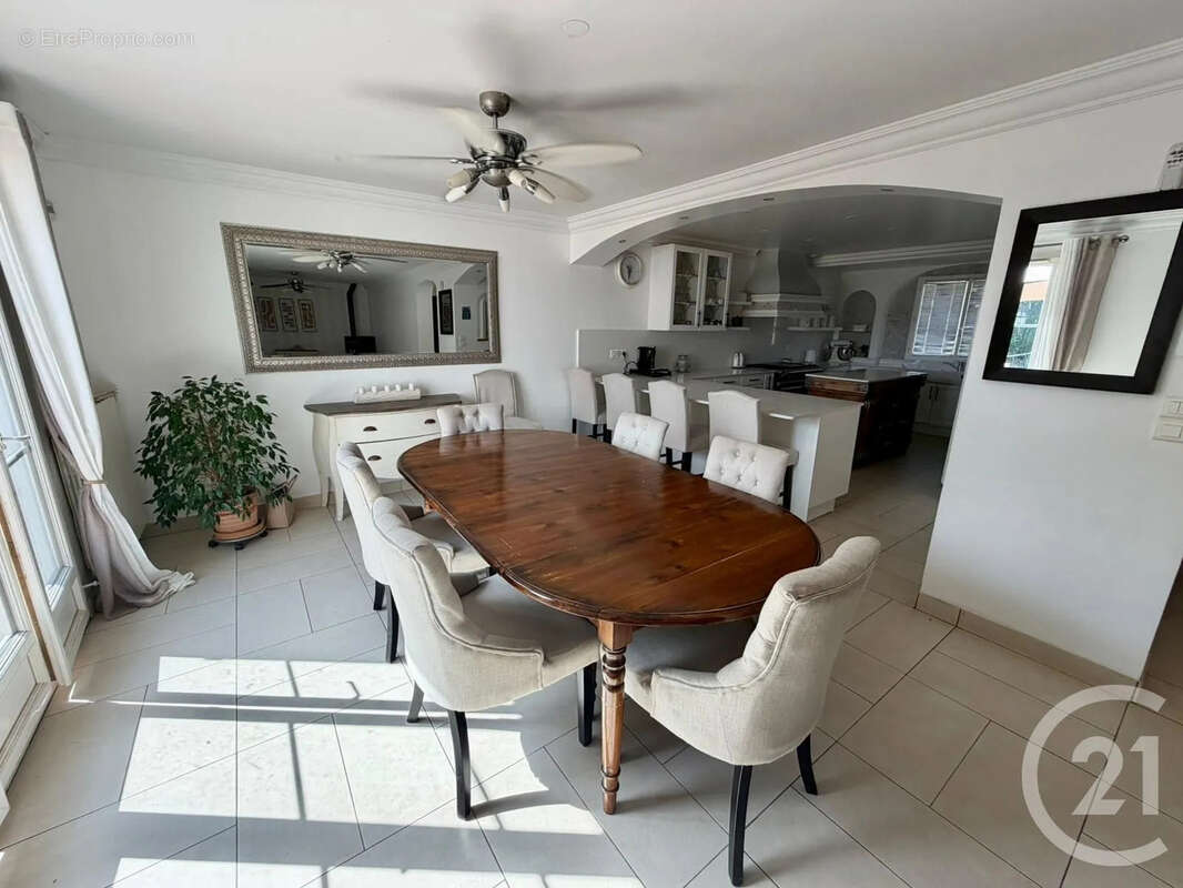 Maison 205 m² à Thieux  - photo 10