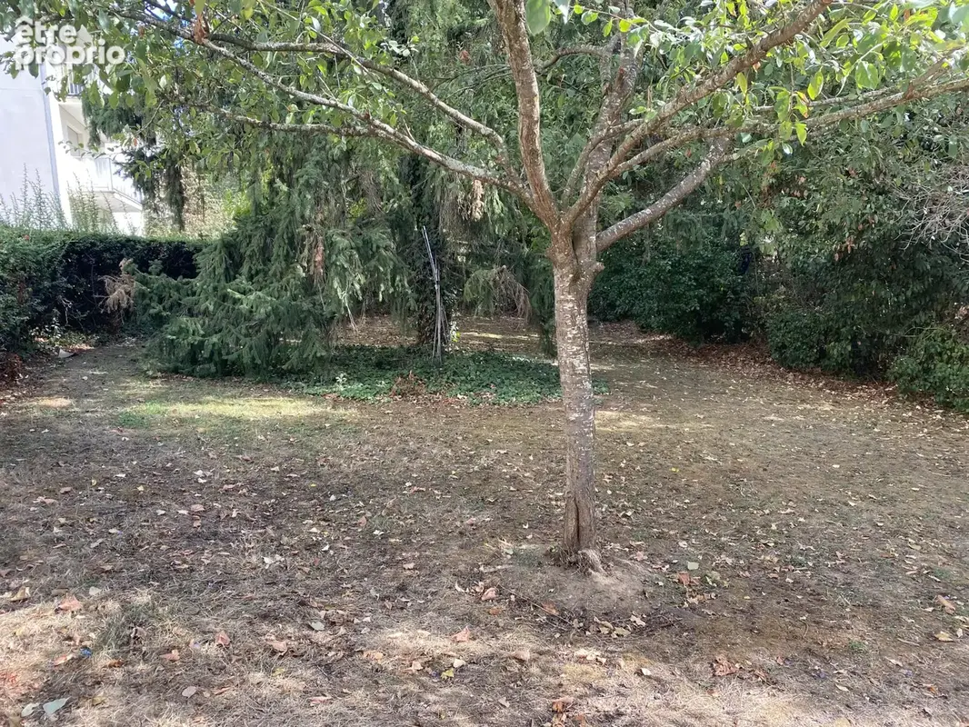 Bel appartement, 2 chambres, séjour, cuisine, salle de bain, wc, 2 parking et cave. - photo 7