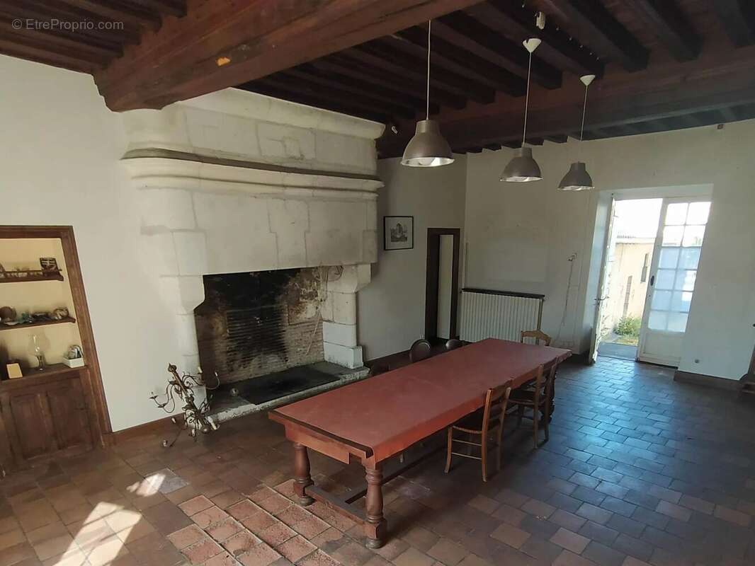 Maison à LA TOUR-BLANCHE