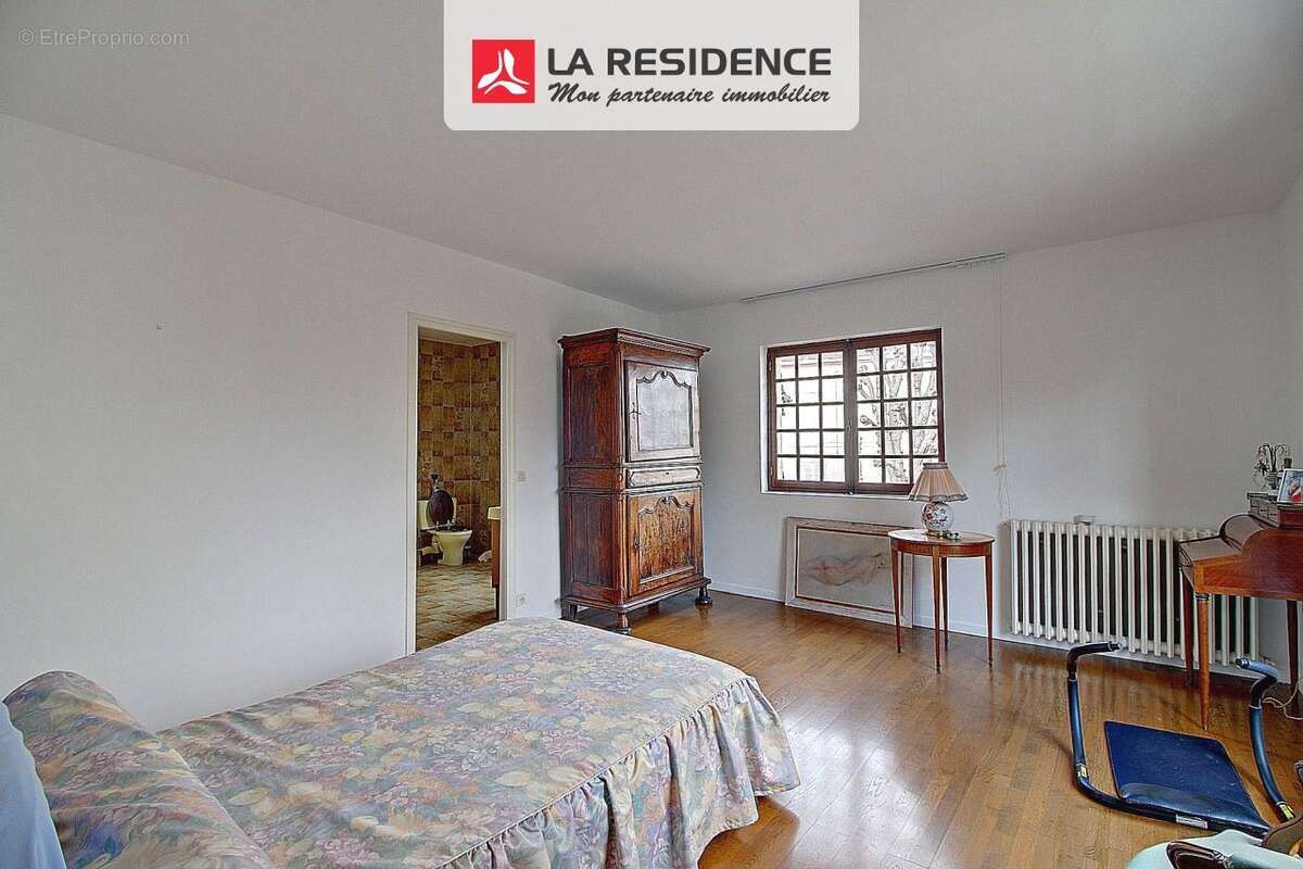 Maison 256 m² à Orgeval  - photo 8