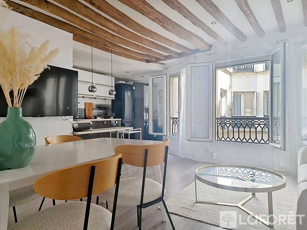Appartement à PARIS-2E
