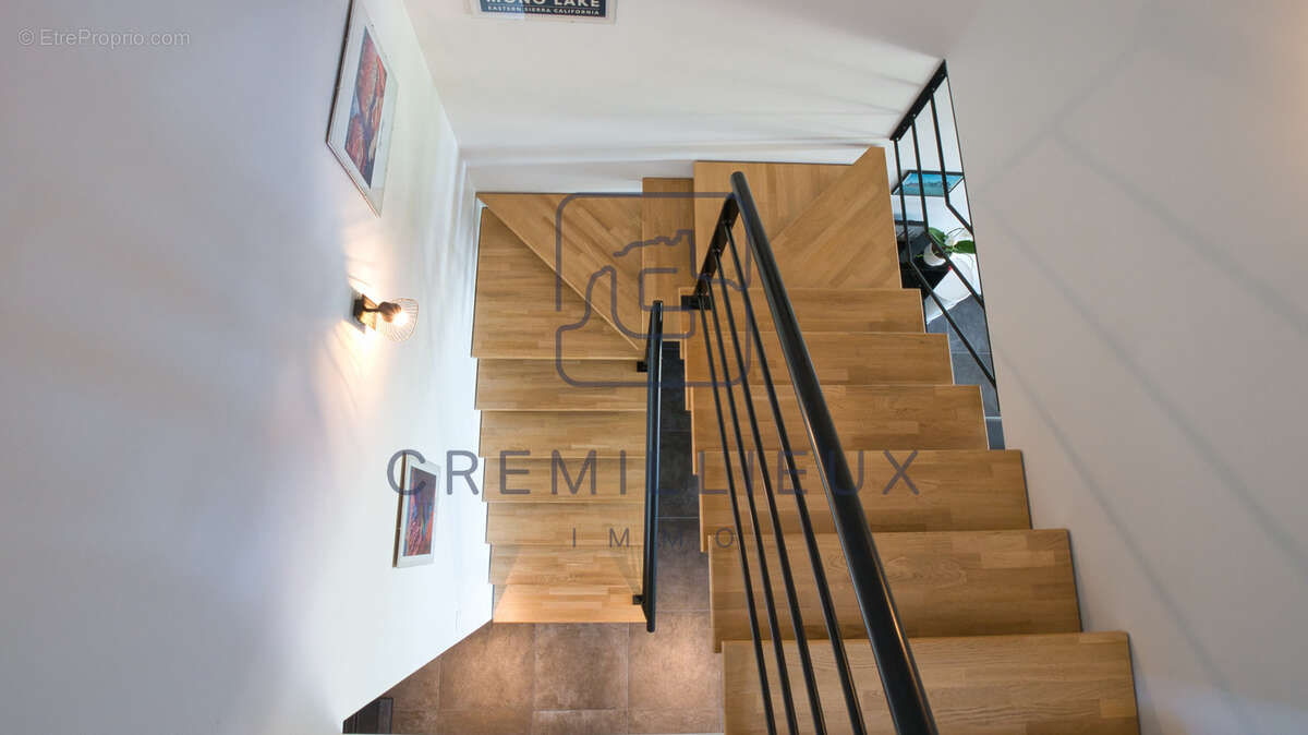 Appartement à GUILHERAND-GRANGES