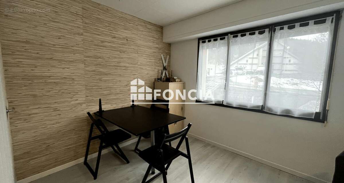 Appartement à EAUX-BONNES