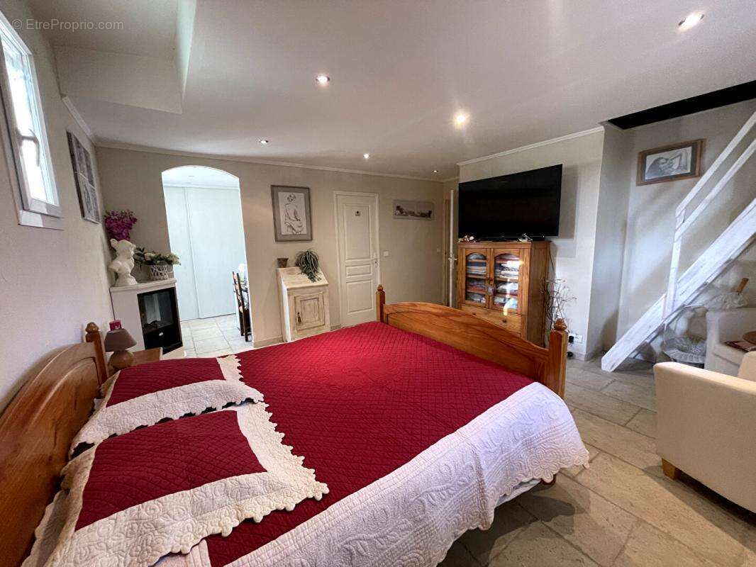 Maison à MONTAUROUX