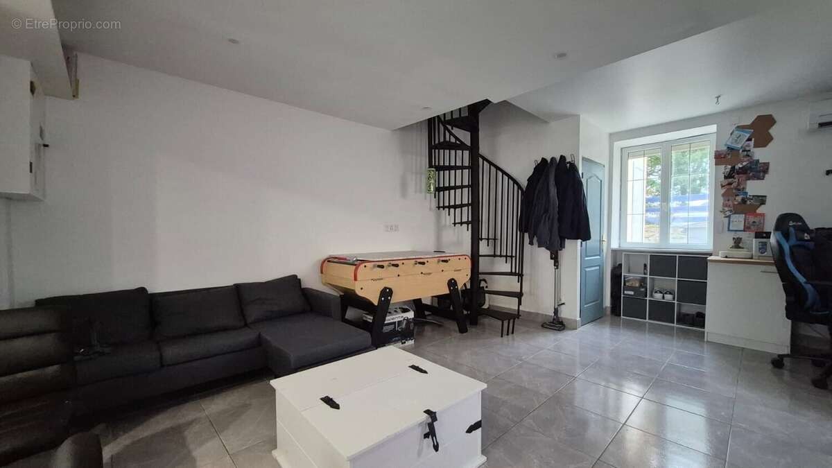 Maison à SAVIGNY-LE-TEMPLE