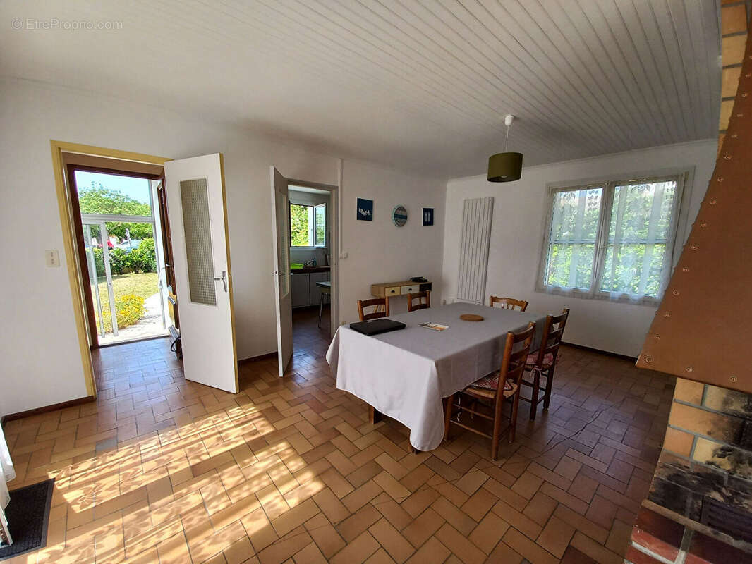 Maison à LA BREE-LES-BAINS