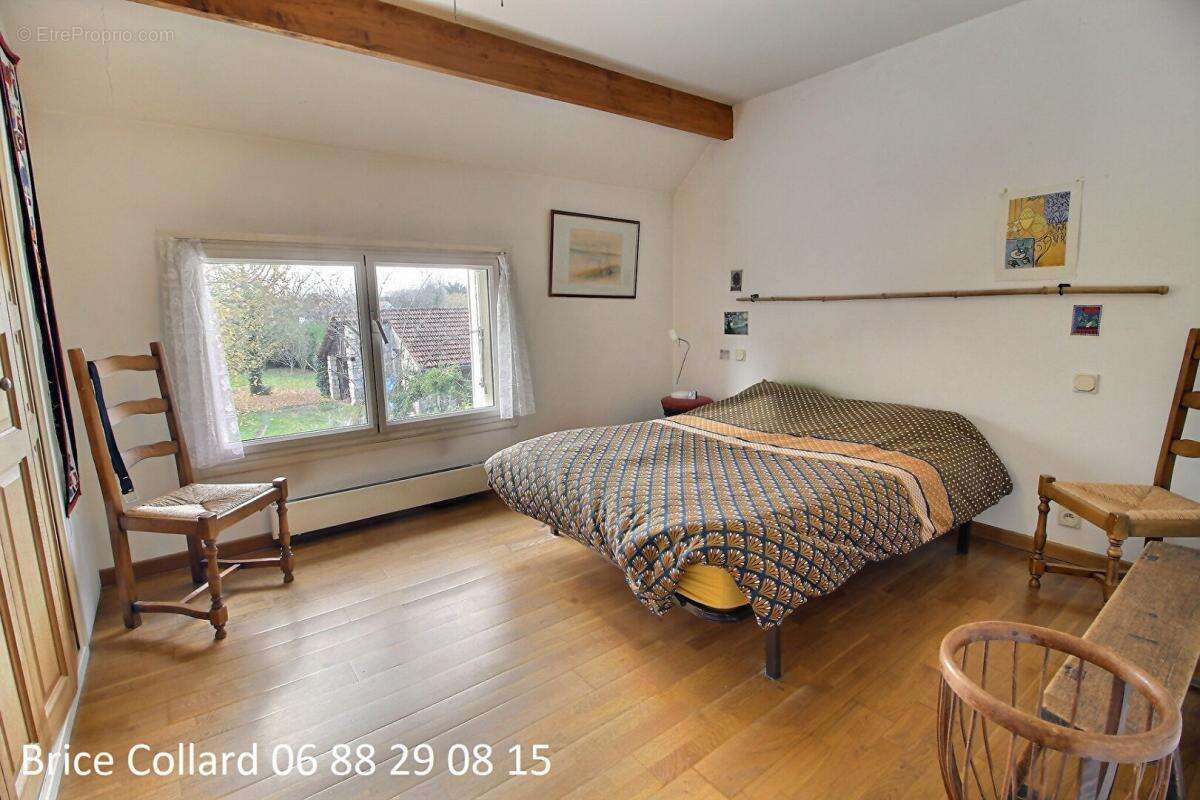 Maison à MOGNEVILLE