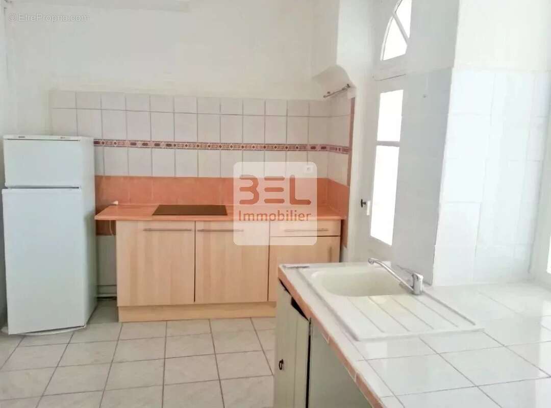 Appartement à BAGNOLS-SUR-CEZE
