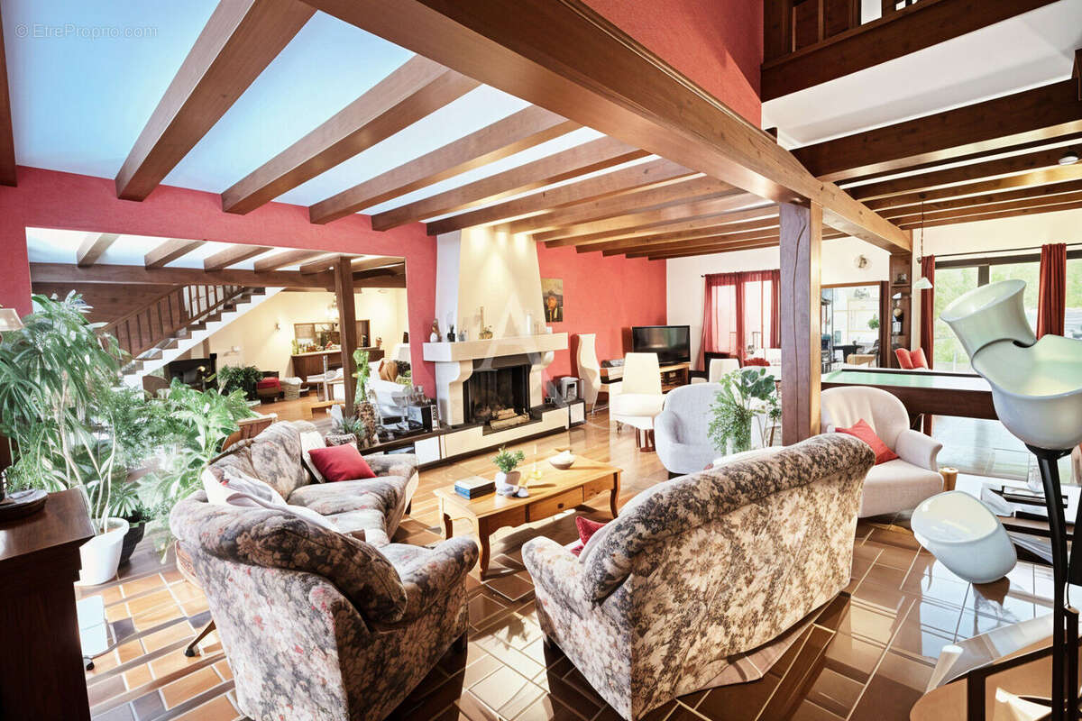Maison 258 m² à Villeneuve-Saint-Denis  - photo 16