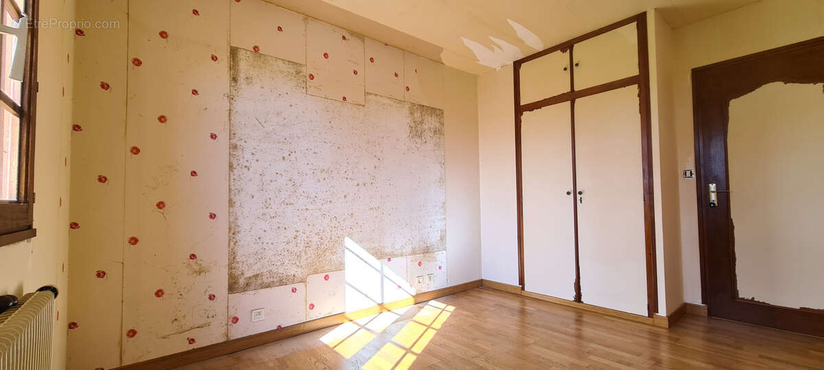 Maison à MOGNEVILLE