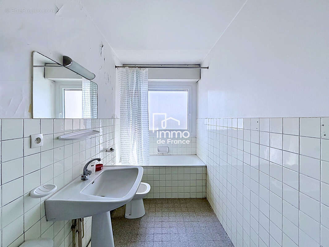 Appartement à SAINT-GENIS-POUILLY