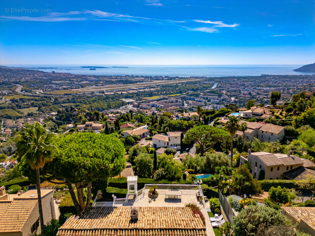 Maison à MANDELIEU-LA-NAPOULE
