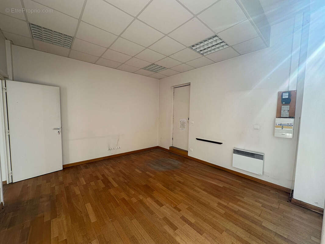 Commerce à PARIS-10E