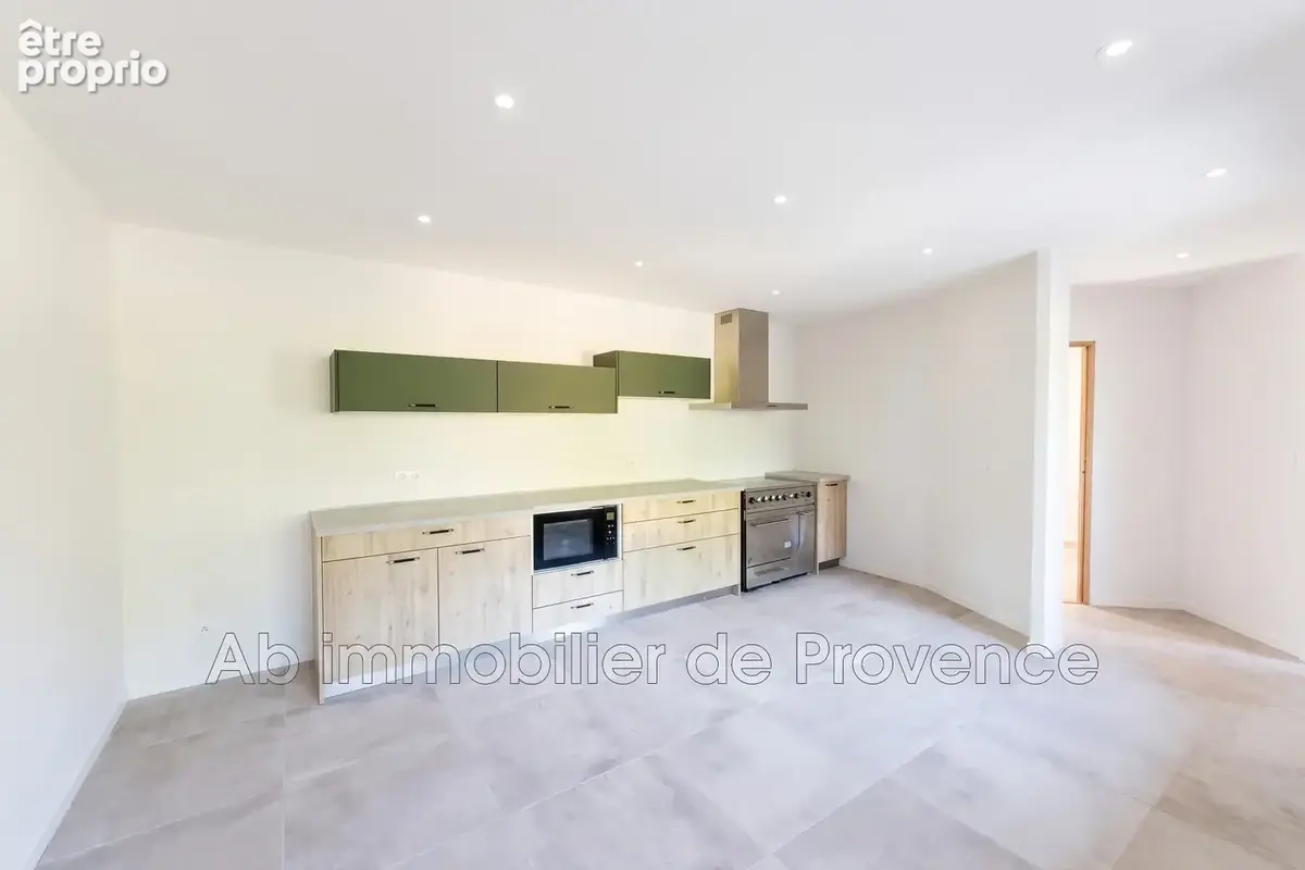 Maison 110 m² à Rognes  - photo 6