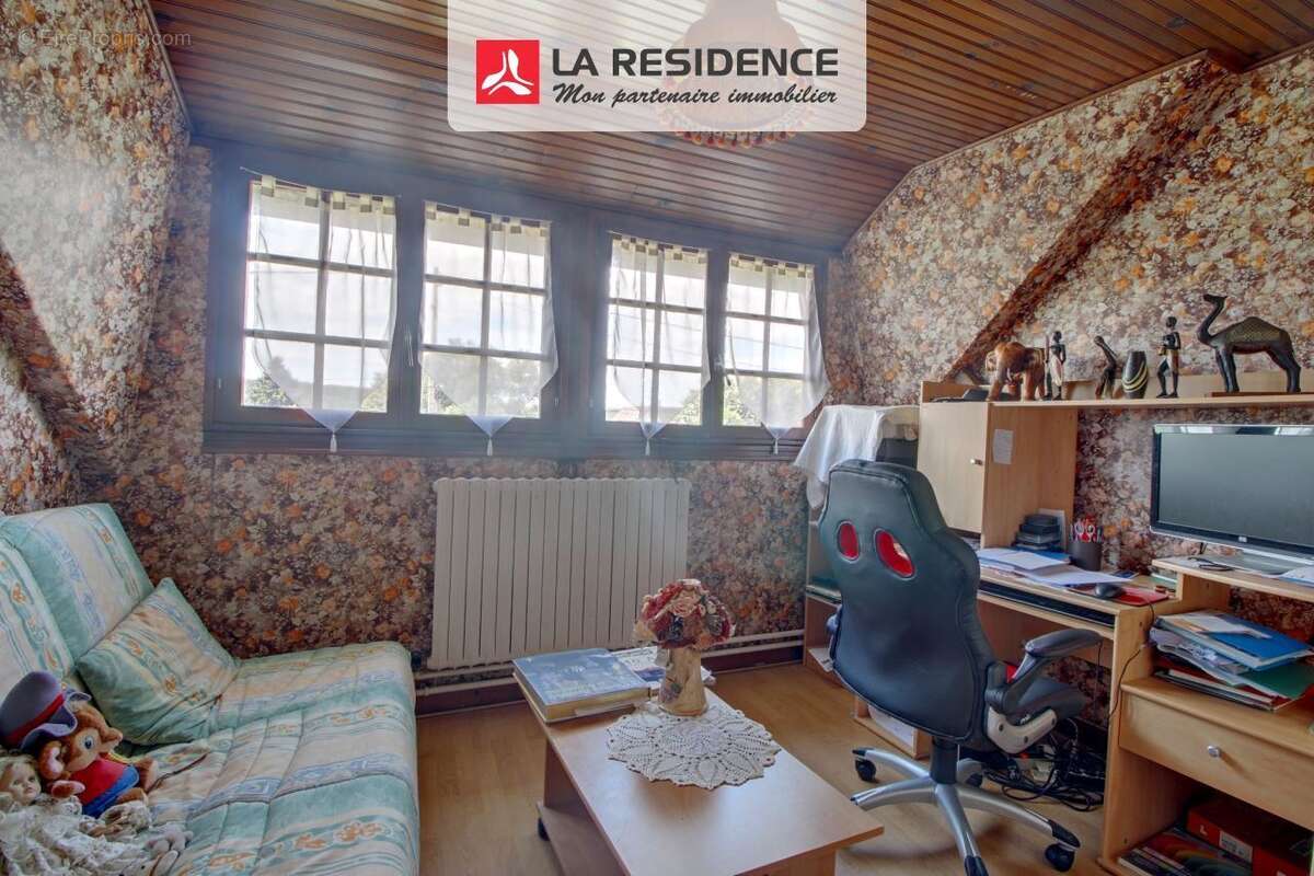 Maison à COURCELLES-SUR-SEINE