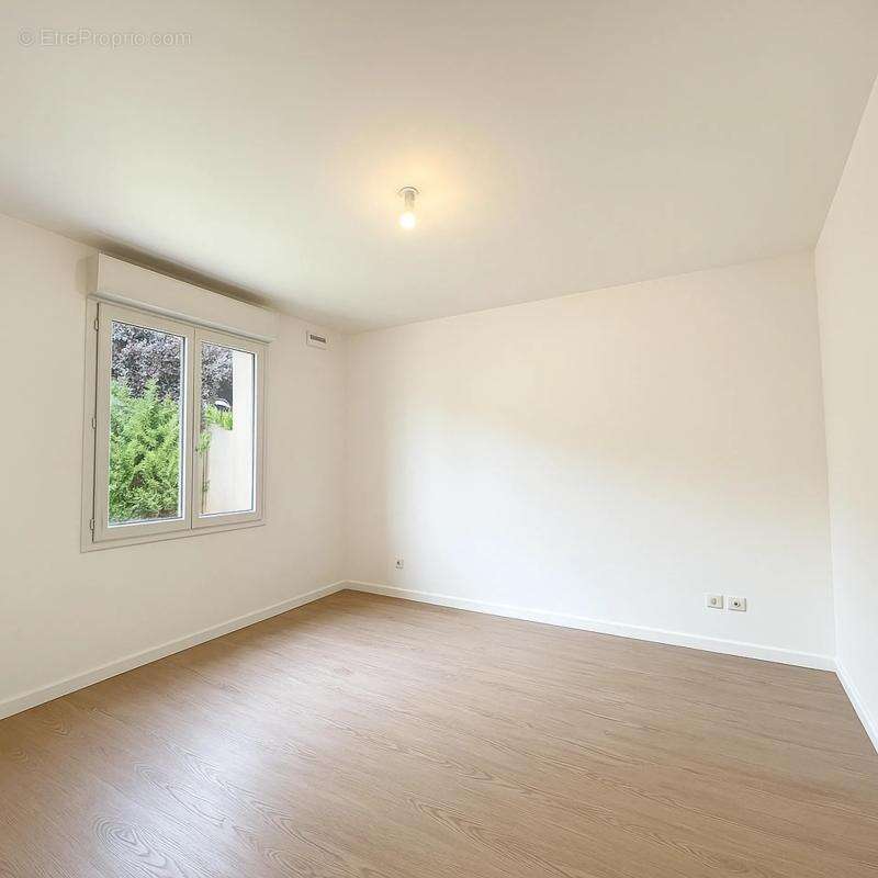 Appartement à CORBEIL-ESSONNES