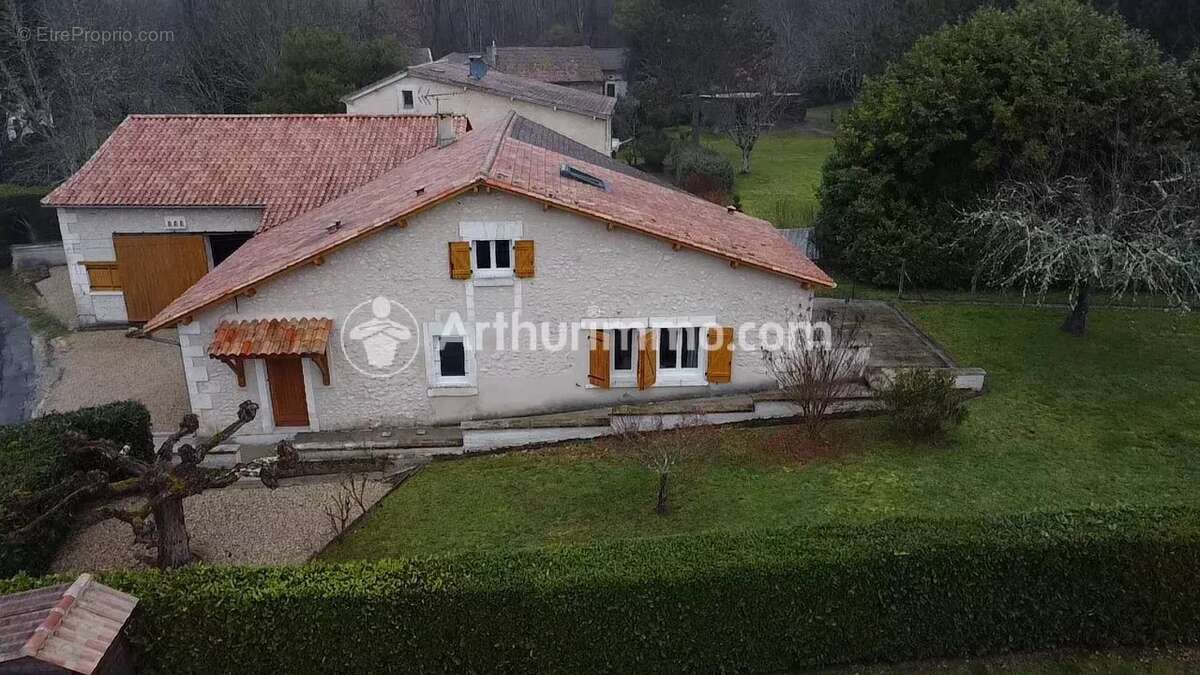 Maison à TOCANE-SAINT-APRE
