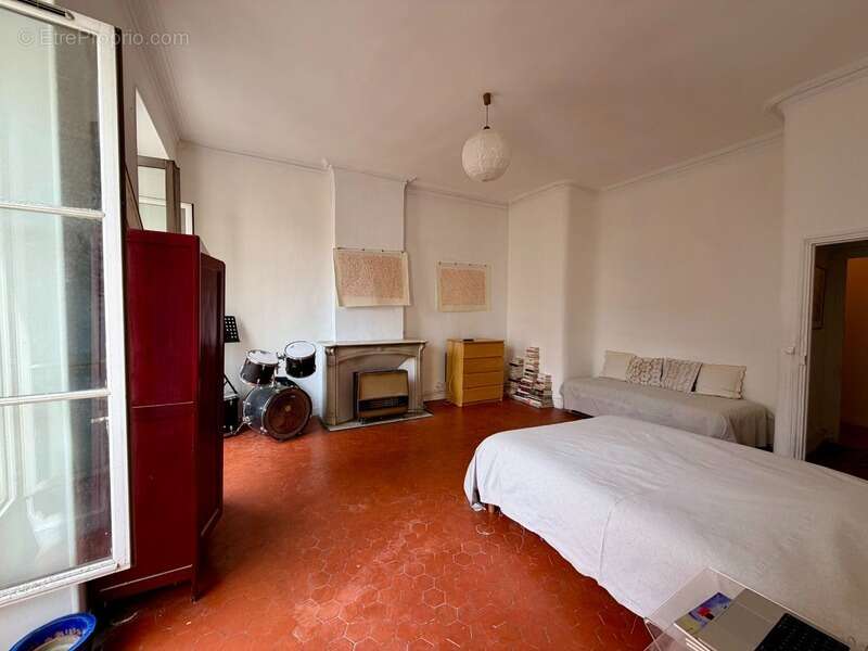 Appartement à MARSEILLE-1E