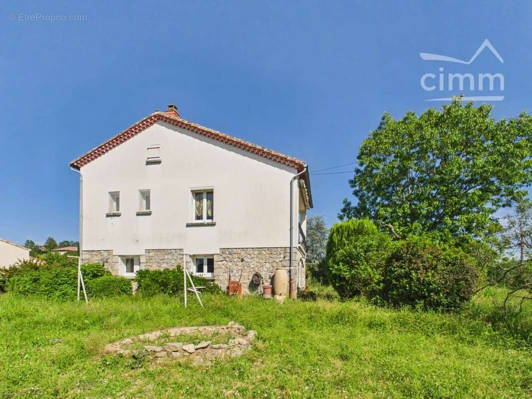 Maison à LABLACHERE