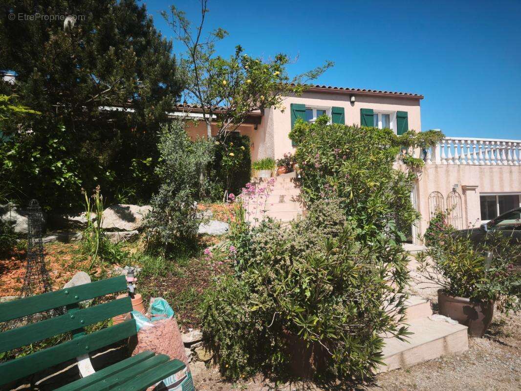Maison à SAINT-MAXIMIN-LA-SAINTE-BAUME