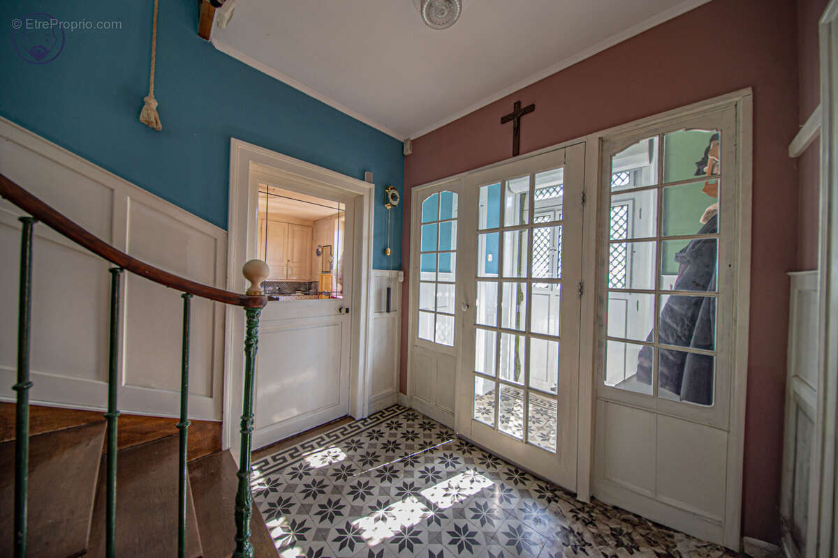 Maison de charme de 165 m2 avec dépendances - photo 12