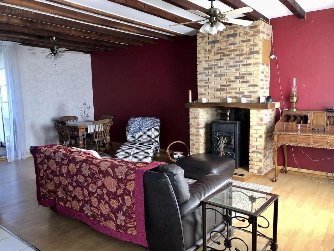 Maison à BUSSIERE-POITEVINE