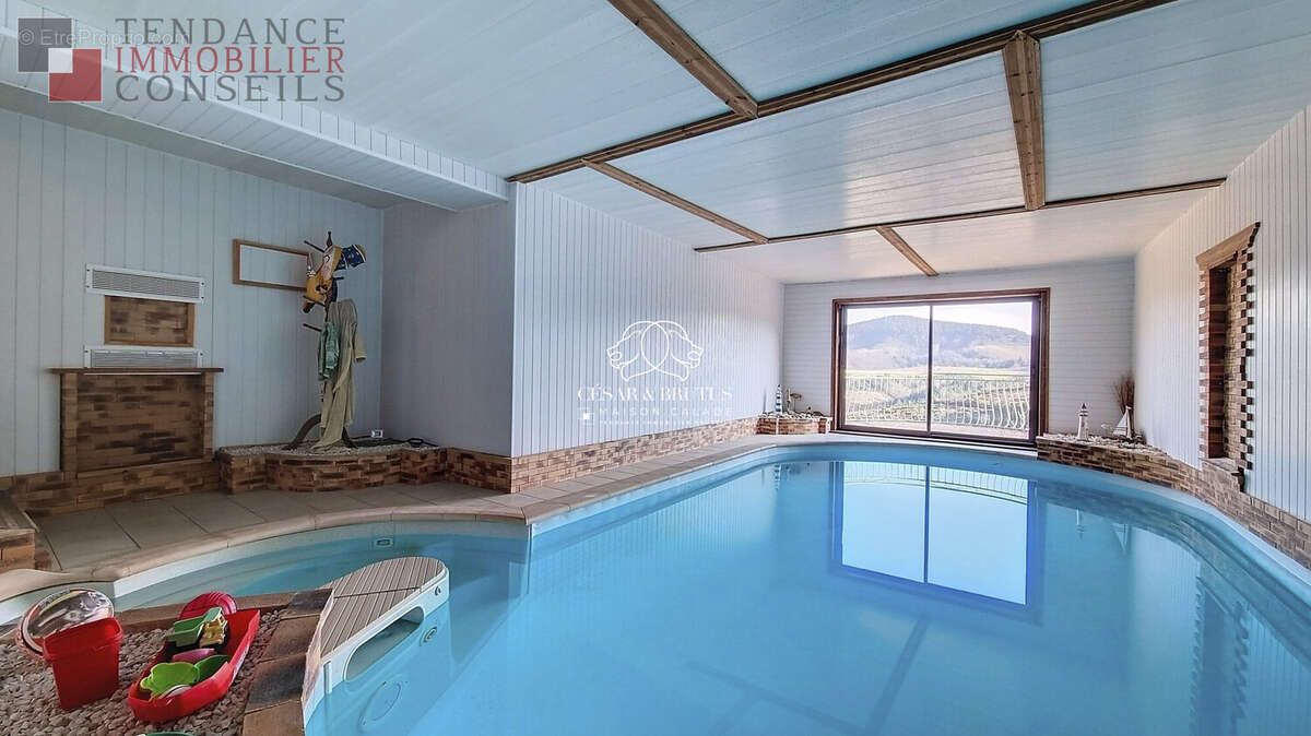 Maison 17 pièces 528 m² à vendre à Vaux-En-Beaujolais (69460) - photo 7
