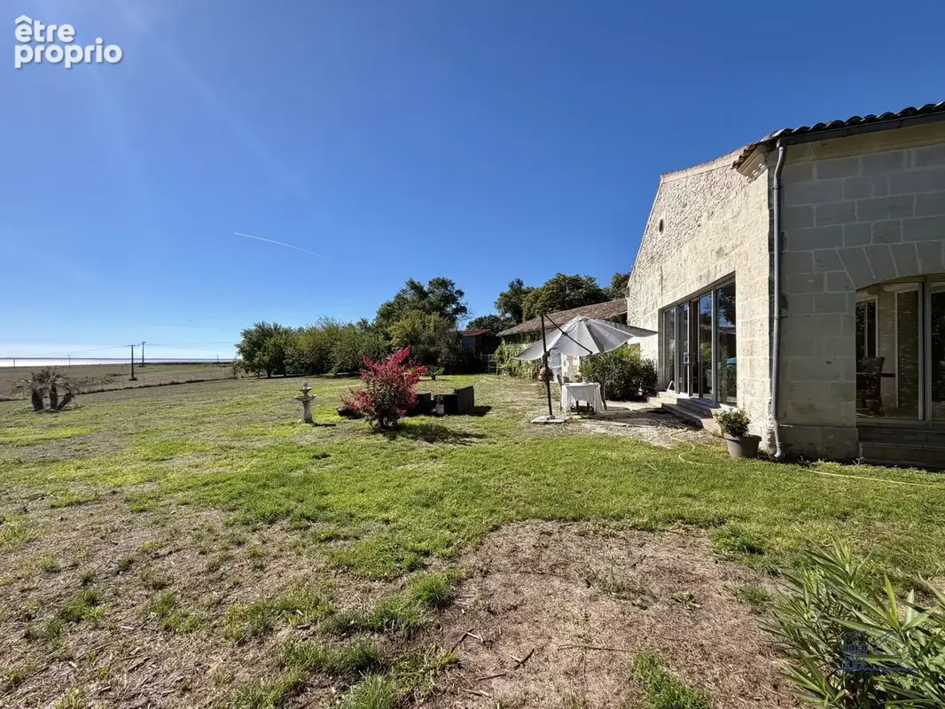 Maison 7 pièces 247 m² à vendre à Floirac (17120) - photo 4