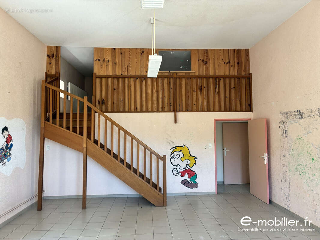 Maison 370 m² à Saint-Alban-Les-Eaux  - photo 7