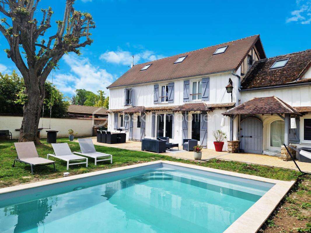 Maison à HOUDAN