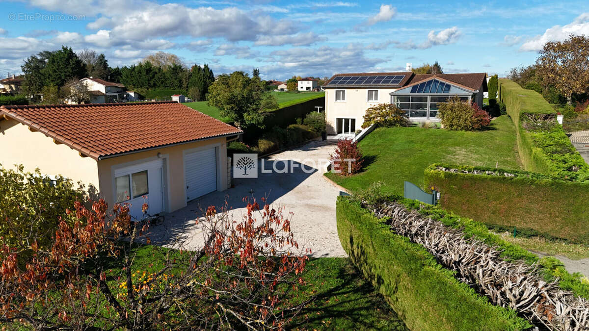 Maison à DOMPIERRE-SUR-CHALARONNE