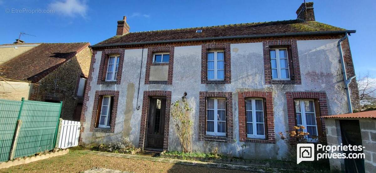 Maison à SAINT-MAURICE-LES-CHARENCEY