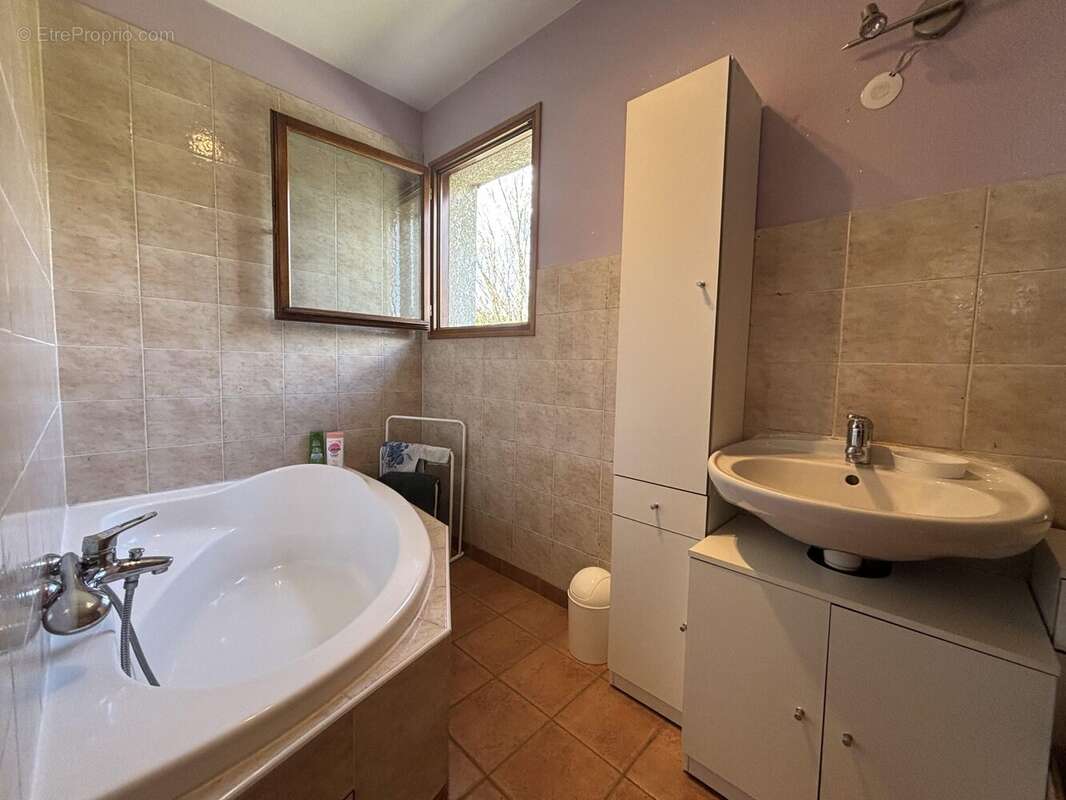 Maison à SAINT-CYR-SUR-LE-RHONE